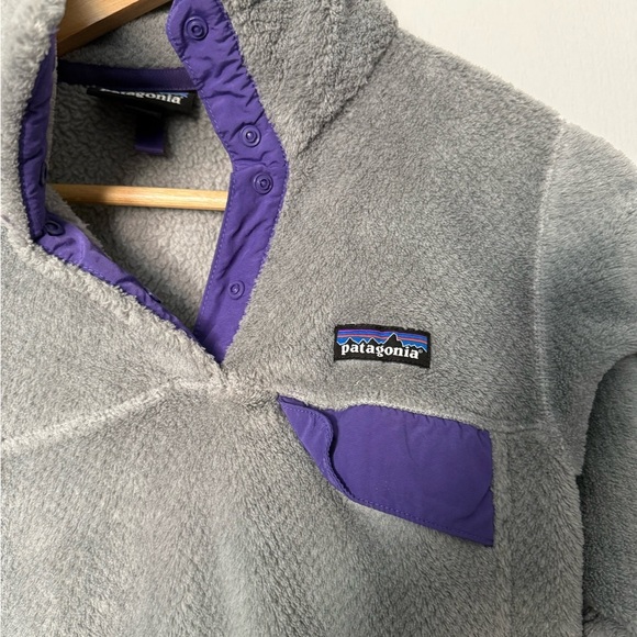 Patagonia Fleece Jacket in Gray with Purple Trim - Picture 4 of 6
